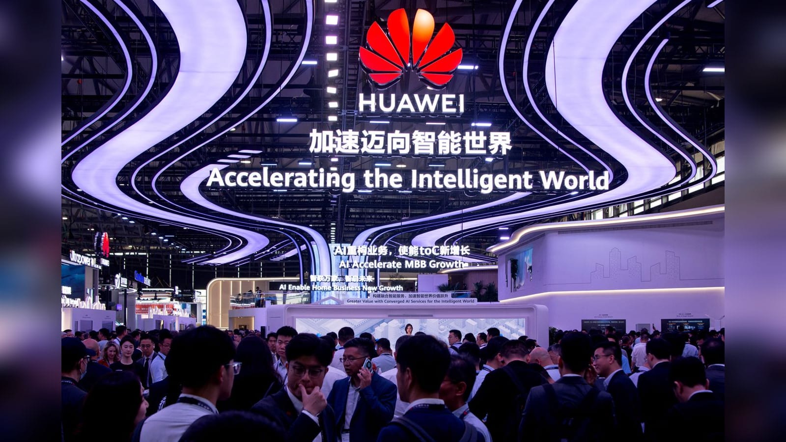 Huawei HarmonyOS 7 Launches With 2,000 AI Agents