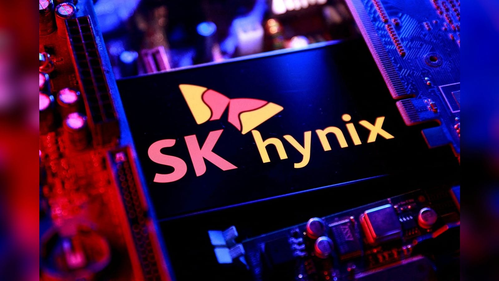 US Warns ASML: China May Have Top EUV Chip Tool